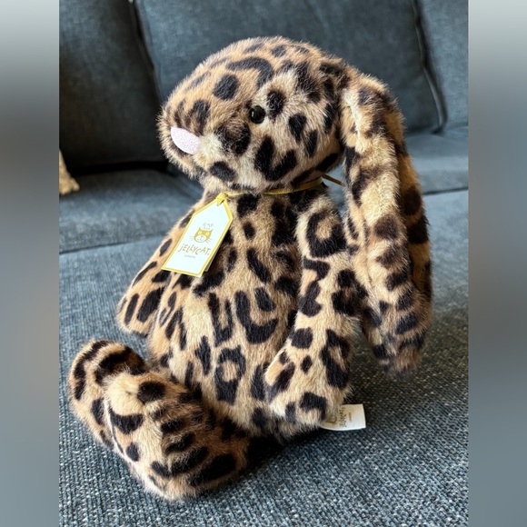 🐆 👑 NWT Jellycat Cobblehop Bunny Ruby Cruiser Exclusive Leopard Print Jellycat - Picture 5 of 15
